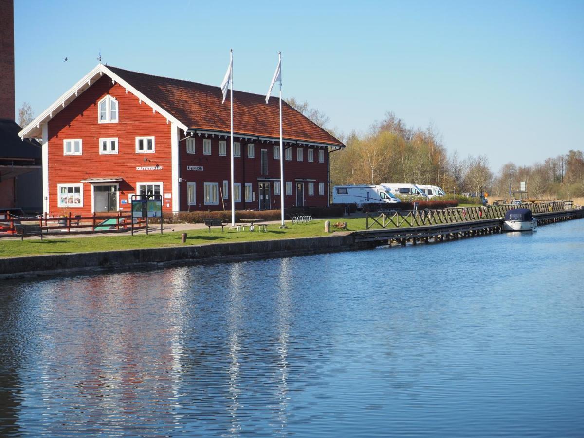 Stenkullens Gardshus Borensberg Экстерьер фото